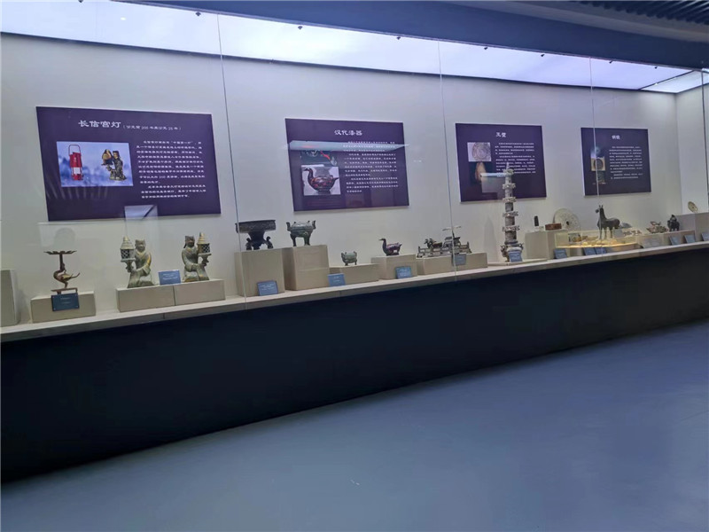 景德镇高端产品展示柜加工