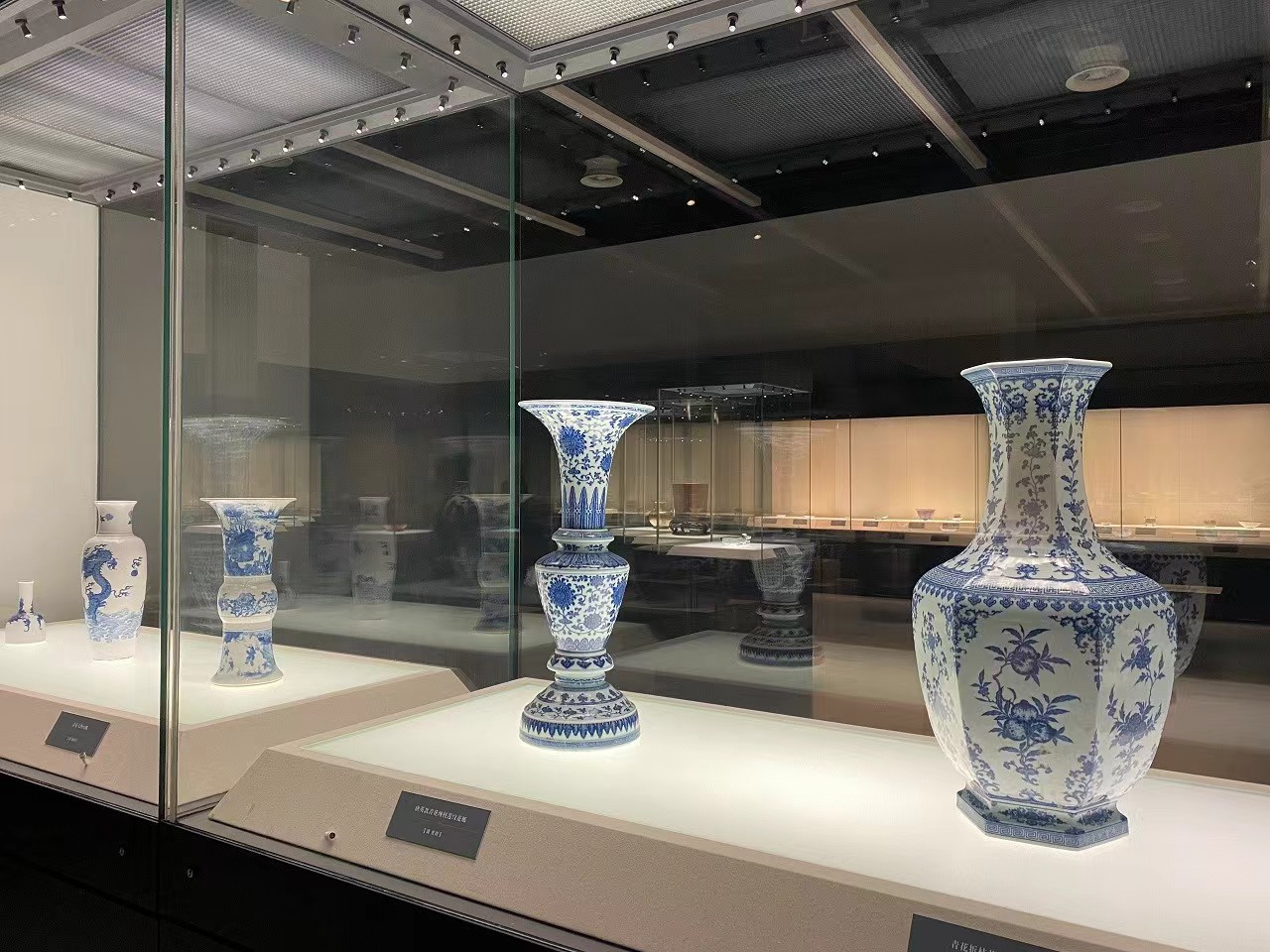 博物馆展柜定制.jpg