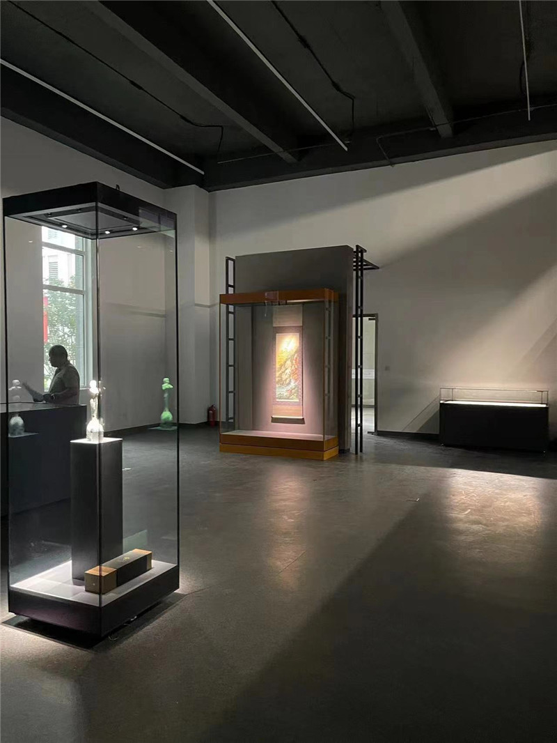 河南博物馆展柜定制.jpg